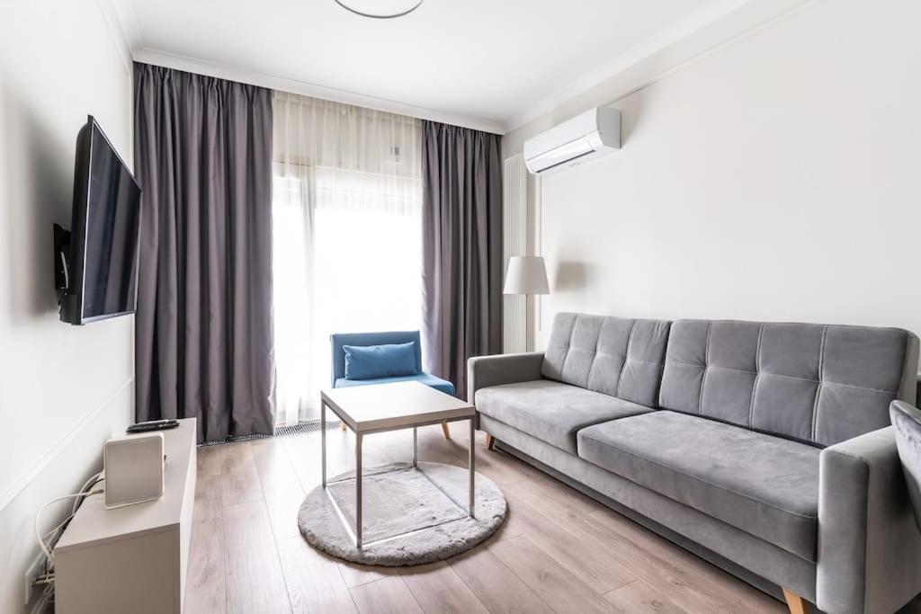 Chic & Luxury Apartment By Mennica Residence Warschau Exterior foto