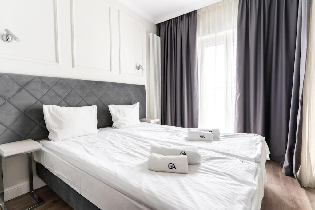 Chic & Luxury Apartment By Mennica Residence Warschau Exterior foto