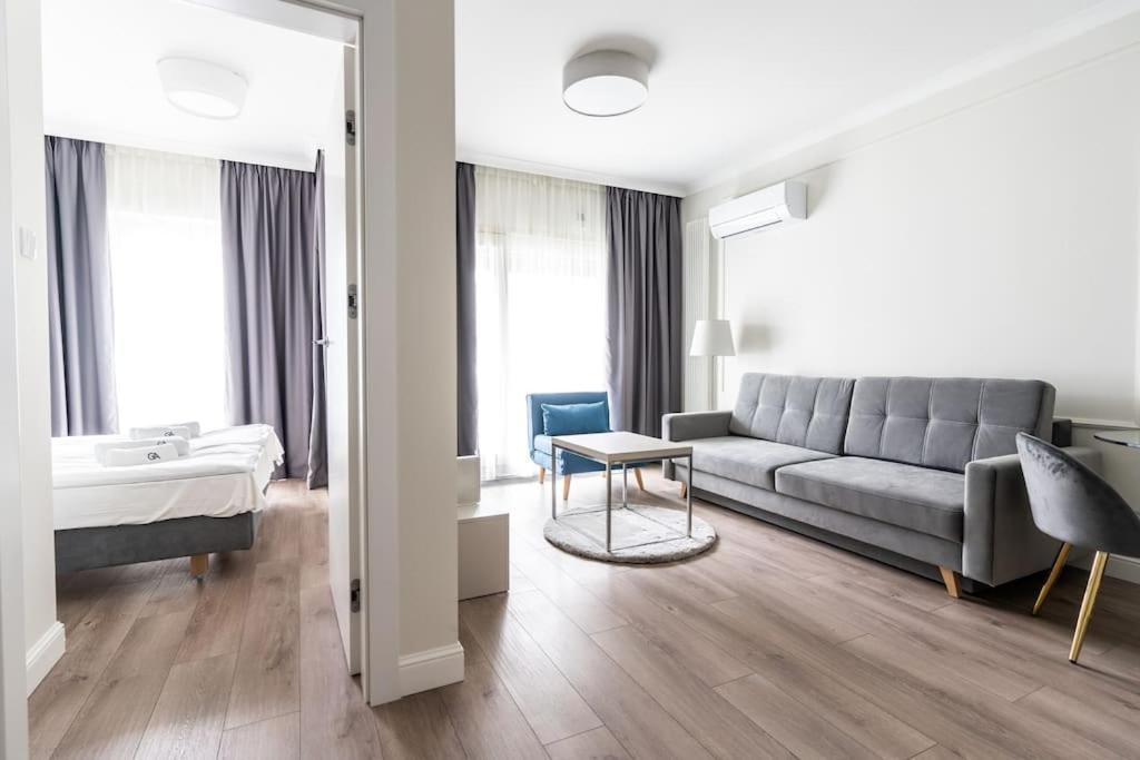 Chic & Luxury Apartment By Mennica Residence Warschau Exterior foto